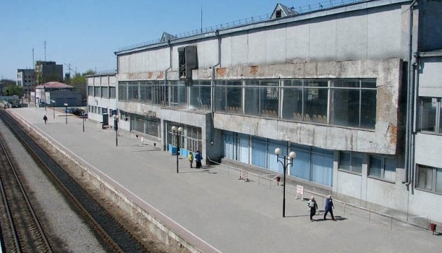Оккупационные войска разбомбили железнодорожный вокзал в Николаеве