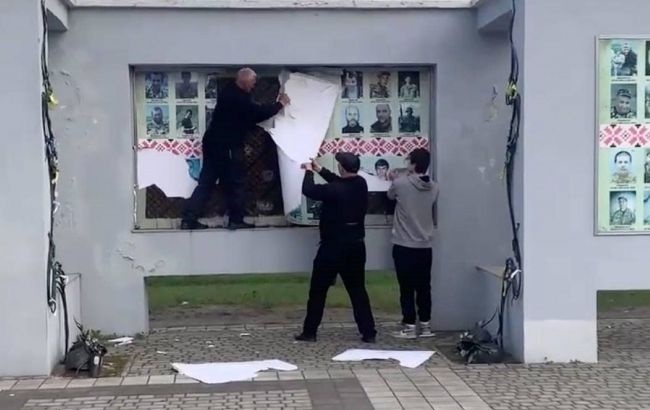 Российские оккупанты в Херсоне уничтожили мемориал "Слава Украине" - депутат облсовета