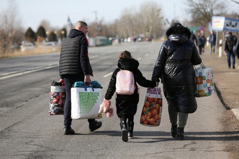 В Украине 12 апреля должны работать девять гуманитарных коридоров