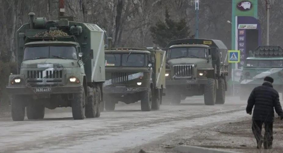 Большая колонна российской военной техники движется в сторону Донбасса - CNN