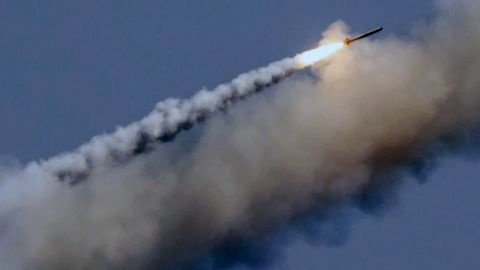 Риск нанесения высокоточных ракетных ударов по Украине сохраняется – Минобороны Великобритании