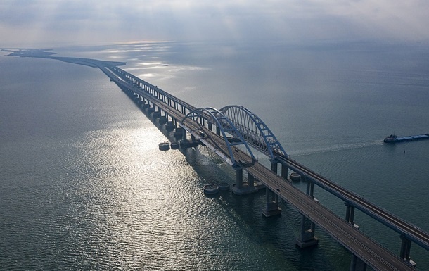 Как только появится шанс: Данилов допустил удар ВСУ по Керченскому мосту