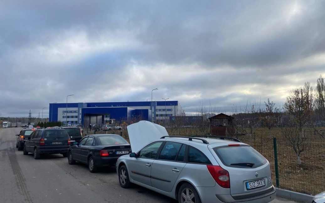 На украинско-польской границе выстроились огромные очереди из "евроблях"