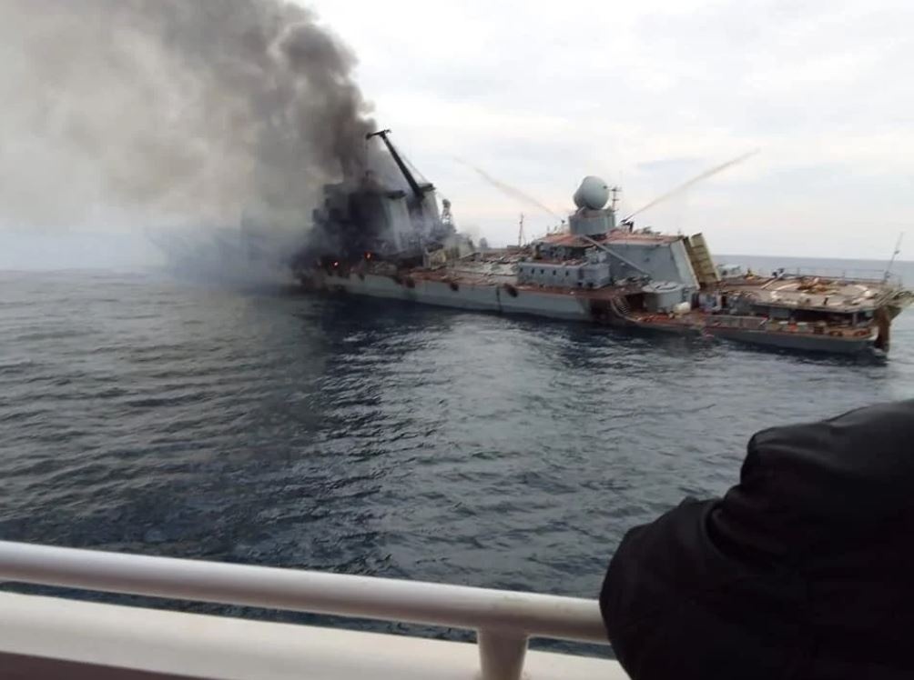 В России признали гибель одного и пропажу 27 членов экипажа крейсера "Москва"