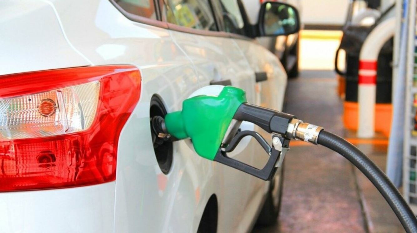 Автогаз дорожает, а бензин дешевеет: цены на АЗС