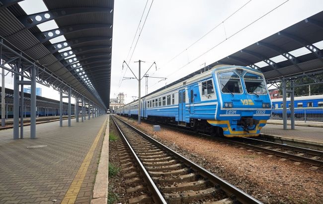 Ракетные удары по Украине: под обстрел попали 5 железнодорожных станций в центре и на западе страны