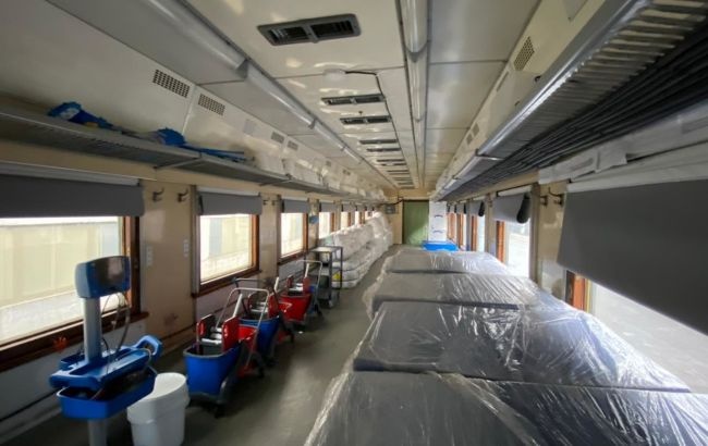В Украине впервые начал курсировать эвакуационный медицинский поезд