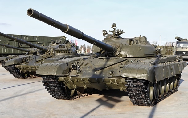 Польша передала Украине 200 танков T-72