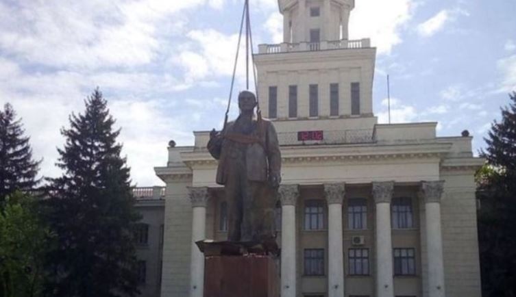 В Новой Каховке оккупанты установили памятник Ленину