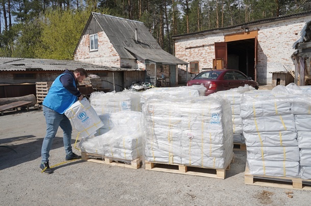 ООН отправила в Украину около двух тысяч комплектов аварийного жилья