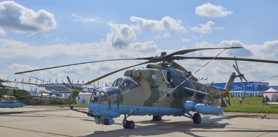Оккупанты собрали десятки ударных и транспортных вертолетов на украинской границе