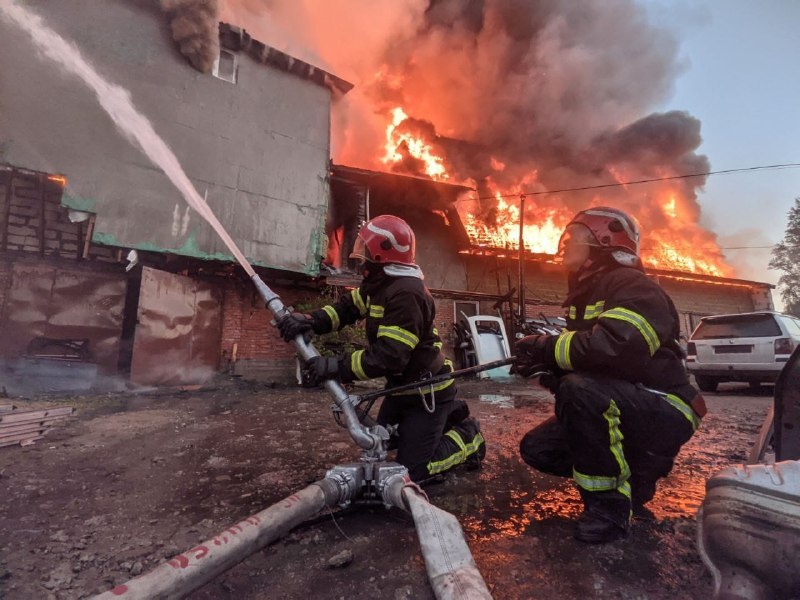 В Киеве в пятницу возник масштабный пожар