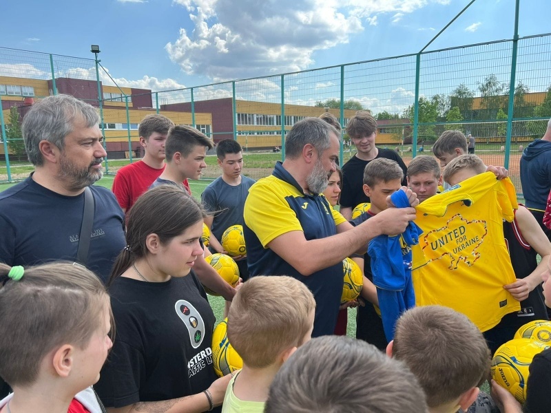 Сборная Украины по футболу получила специальный комплект формы с названиями городов-героев