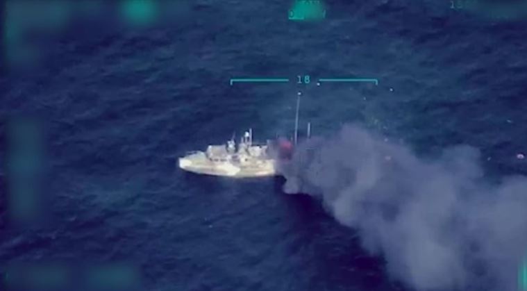 Паника и истерика: перехват переговоров подбитого российского катера у острова Змеиный