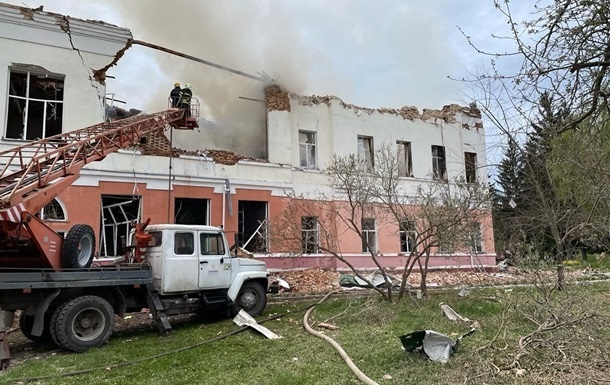 Авиаудар по Новгород-Северскому: погибли три человека, 14 получили ранения