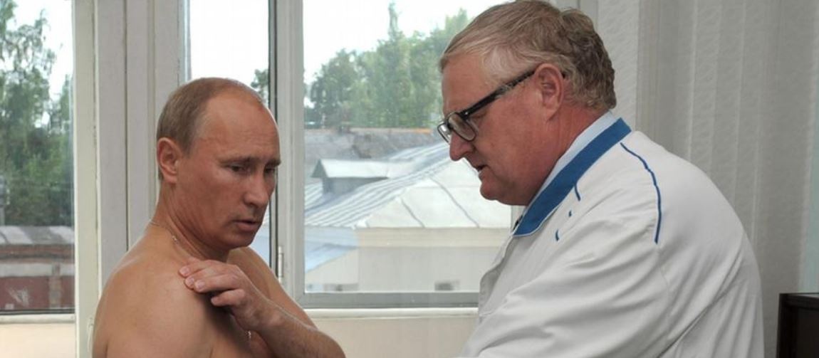Путину ночью вызывали скорую помощь прямо в постель – Арестович