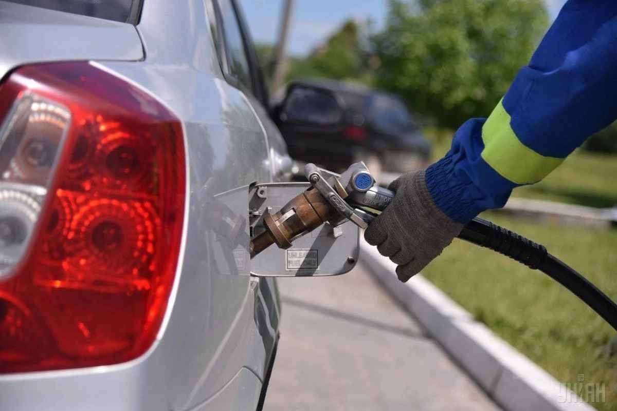 АЗС разрешили поднять цены на топливо: сколько будет стоить бензин