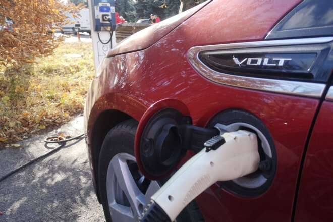 Дефицит бензина: в Украине резко вырос спрос на электромобили