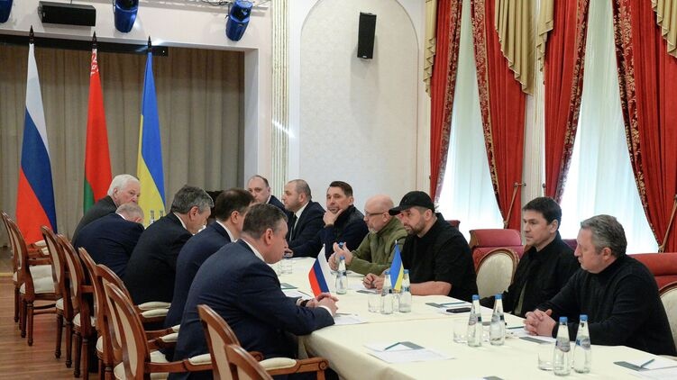 Подоляк сообщил, что процесс переговоров между Украиной и РФ приостановлен