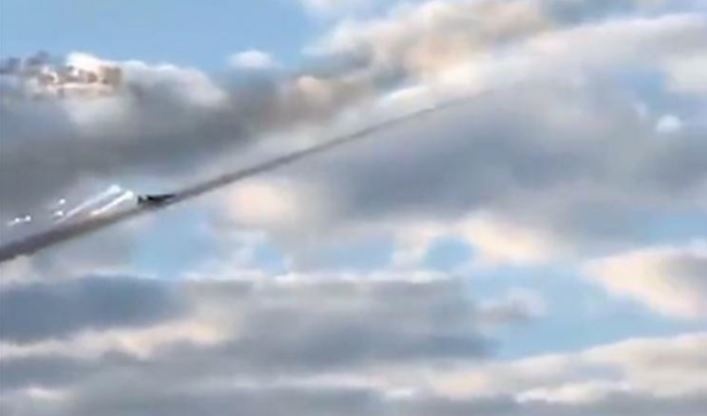 Под Купянском сбит вражеский Су-34: пилоты в панике
