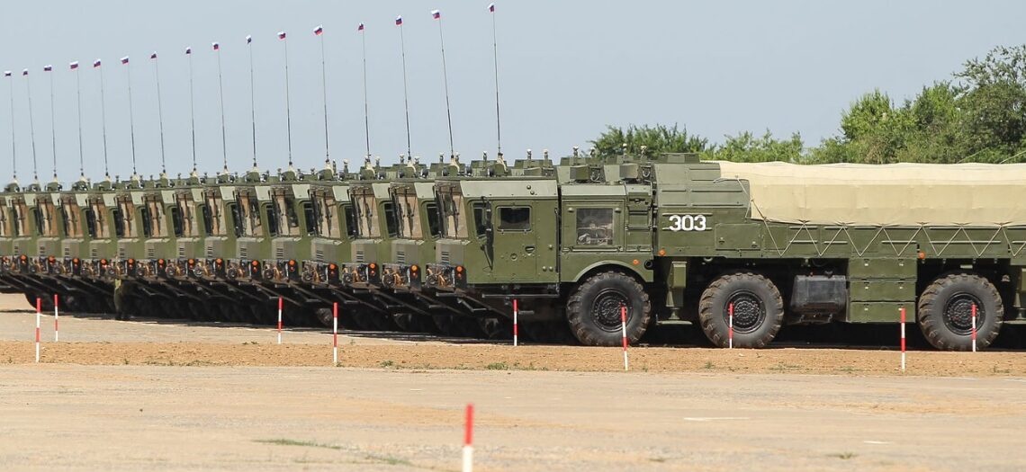 Беларусь закупила у РФ партию "Искандеров" и готовится производить ракеты к ним