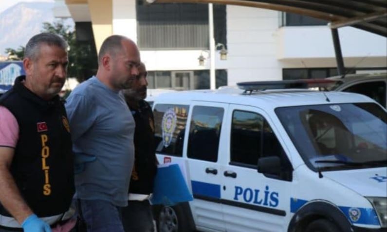 В Турции депутат и проректор ХНУ им. Каразина убил детей и ранил жену
