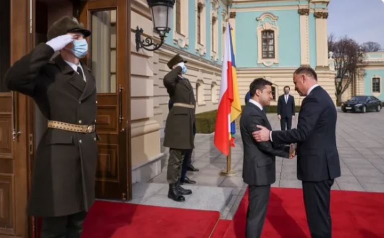 Президент Польши Дуда выступил в Раде: пришли Зеленский и министры
