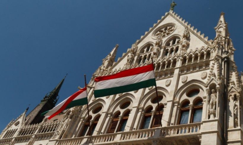 В Венгрии "из-за Украины" ввели чрезвычайное положение