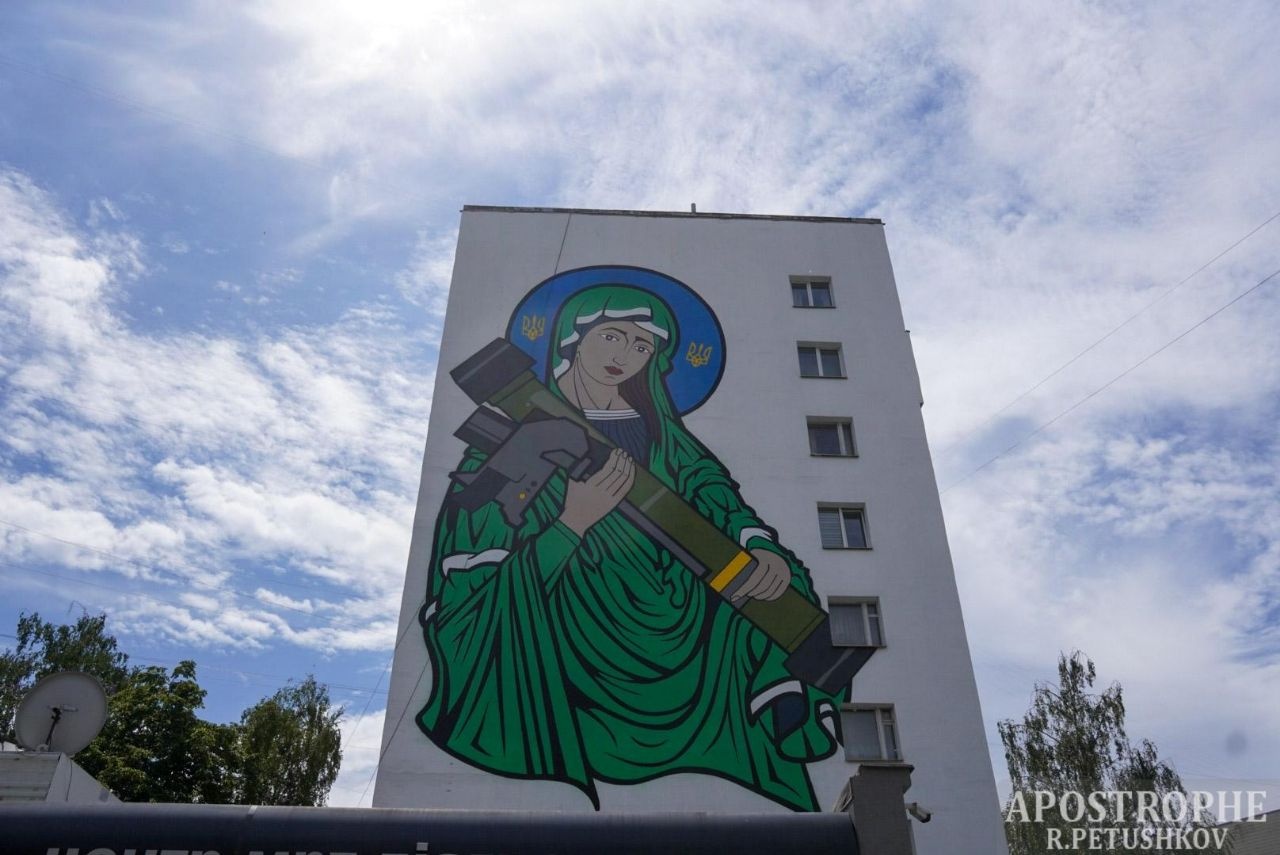 Религиозные деятели выразили протест: мурал "Святая Джавелина" в Киеве могут закрасить