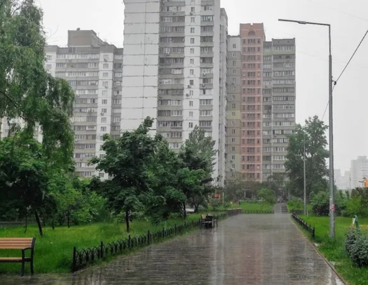 Дождь и ветер: синоптики предупредили о катаклизмах в Киеве