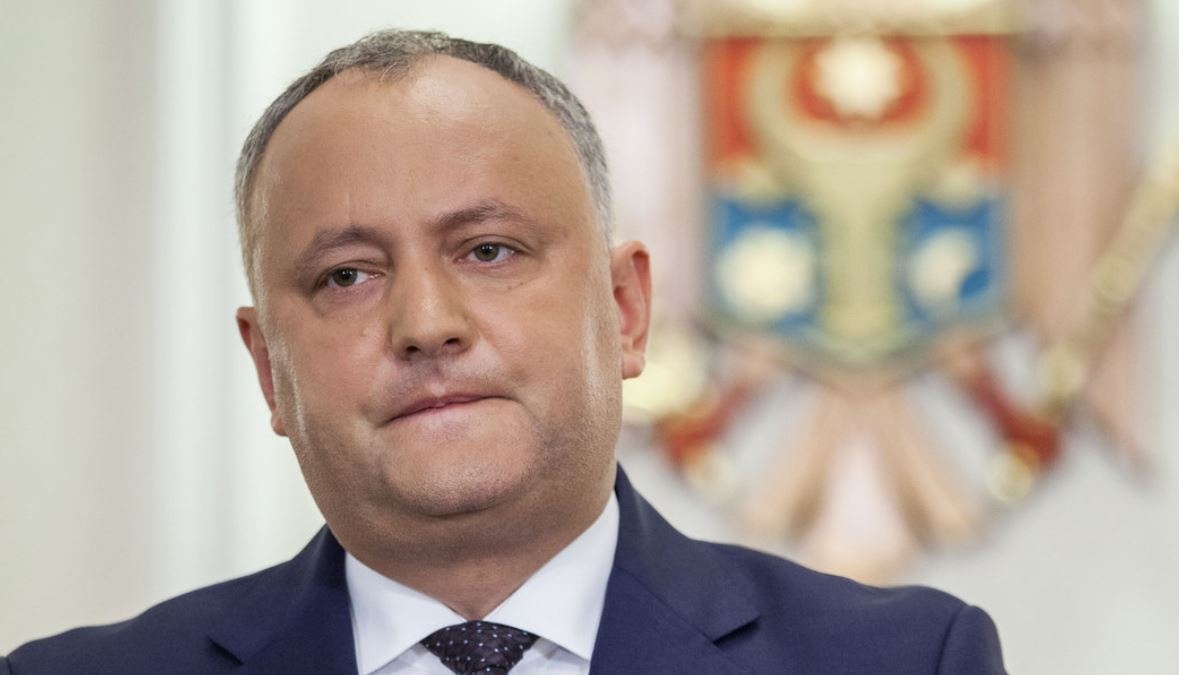 Экс-президента Молдовы взяли под домашний арест: что шьют Додону
