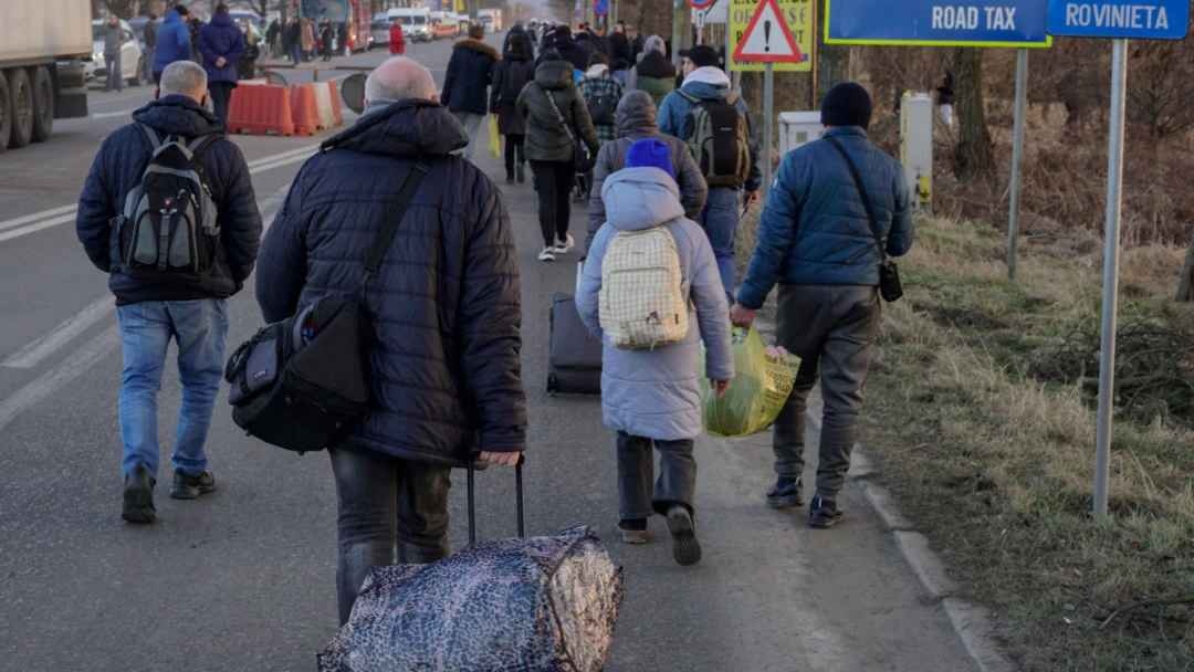 В Украину уже вернулись 60% беженцев и эта цифра растет - МВД