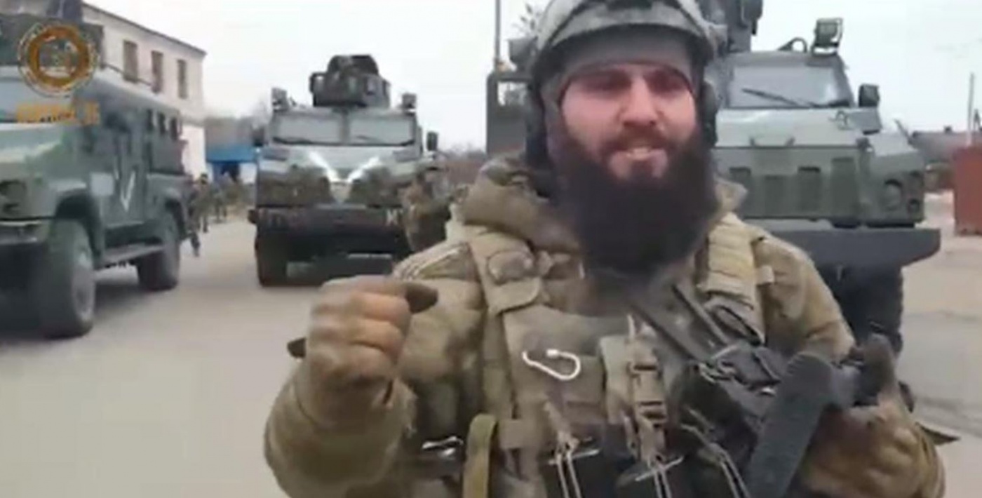 Тик-ток войска Кадырова вступили в неравный бой с деревьями в лесу