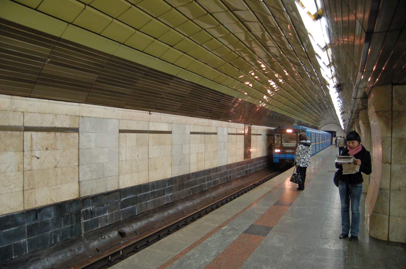 В Киеве возобновила работу еще одна станция метро