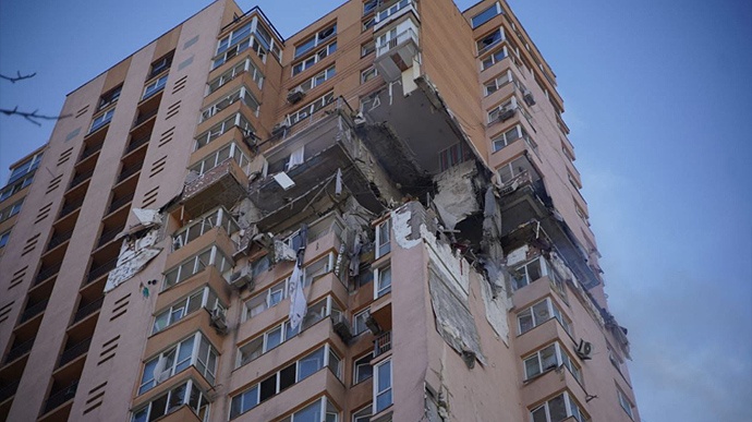 В Киеве приступили к реконструкции пострадавших во время обстрелов домов