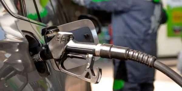 Цены на топливо: эксперт призвал не ждать снижения стоимости