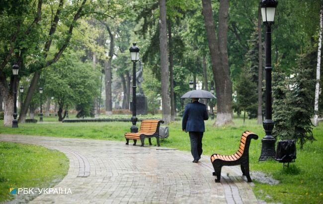 Переменная облачность и значительные дожди: прогноз погоды в Украине на завтра
