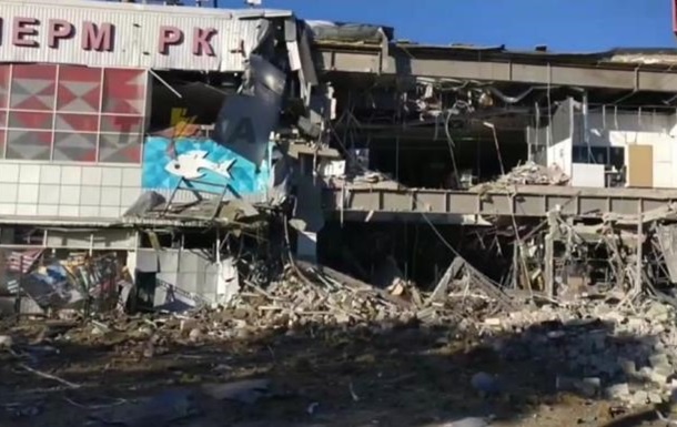 Оккупанты в очередной раз обстреляли Харьков, разрушен супермаркет
