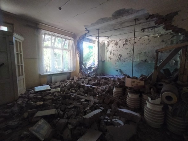 На Донбассе за сутки обстреляли более 20 населенных пунктов: фото последствий
