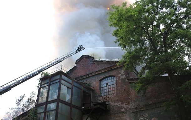 Пожар на заводе в Харькове тушили более семи часов: жертв и пострадавших нет