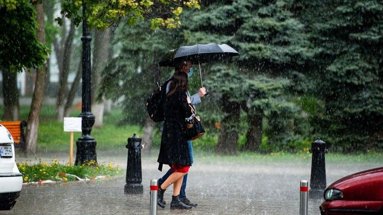 Синоптики обіцяють дощ у Києві:  прогноз погоди на вихідні