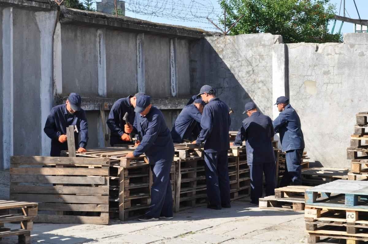 Минюст показал, в каких условиях Украина удерживает российских военнопленных