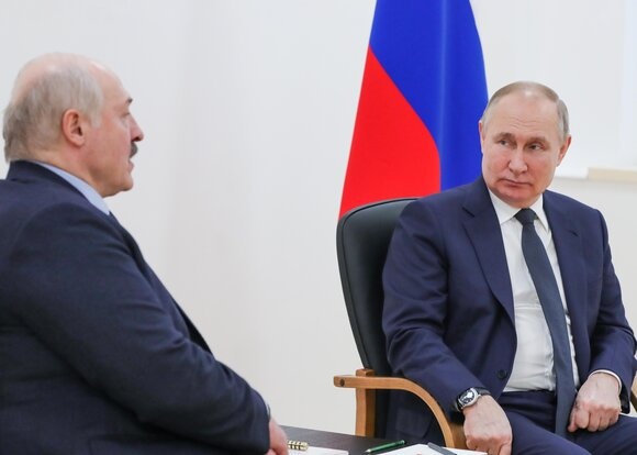 Политический эксперт объяснил, почему Путину остро необходимо участие Лукашенко в войне