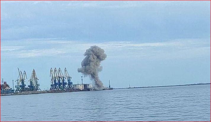 В порту Бердянска прогремело два взрыва