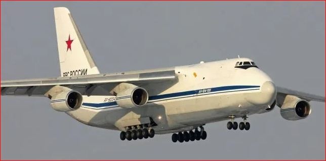 В Беларусь прилетели два Ан-124, которыми Россия доставляет "Искандеры"