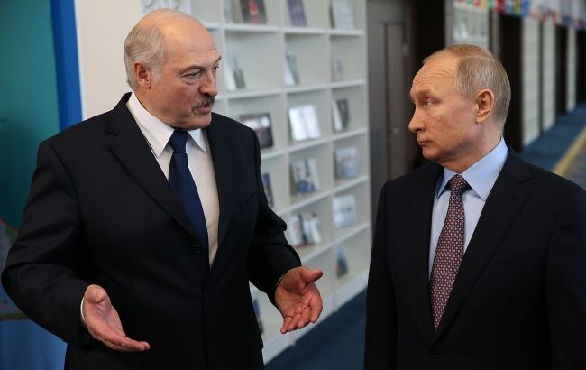 Лукашенко показал Путину, откуда Запад готовит "нападение" на Россию