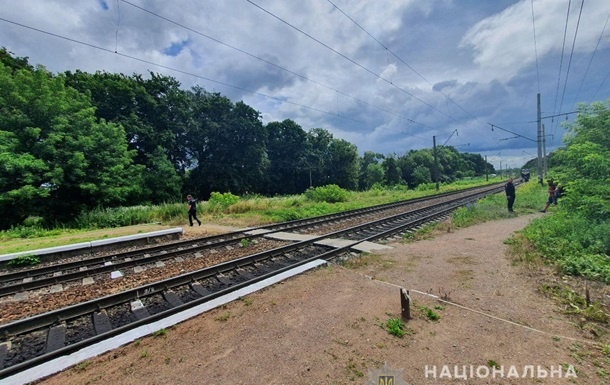Избежать наезда не удалось: в Ровно 40-летний мужчина бросился под поезд