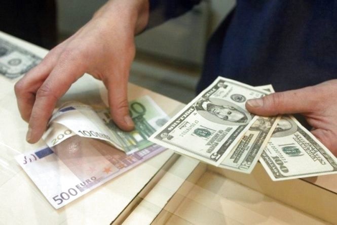 Курс гривны изменился: сколько стоит валюта в обменниках