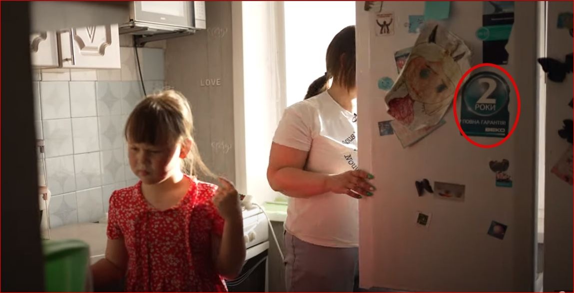 Похоронка и холодильник из Украины: в РФ сняли слезливый сюжет про семью оккупанта-мародера