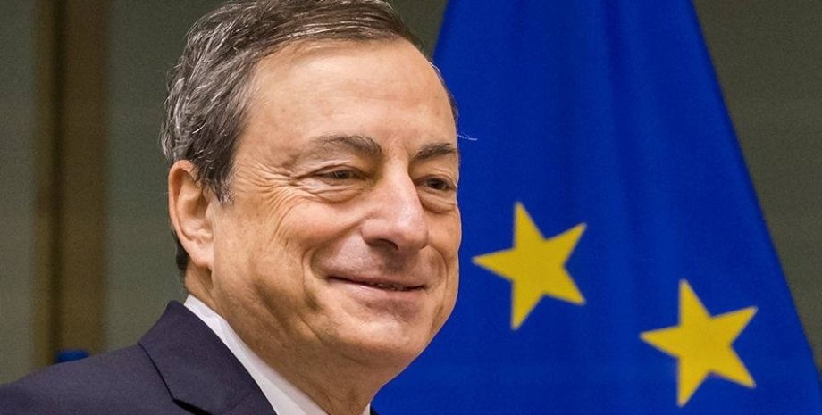 Президент Италии принял отставку премьера Драги